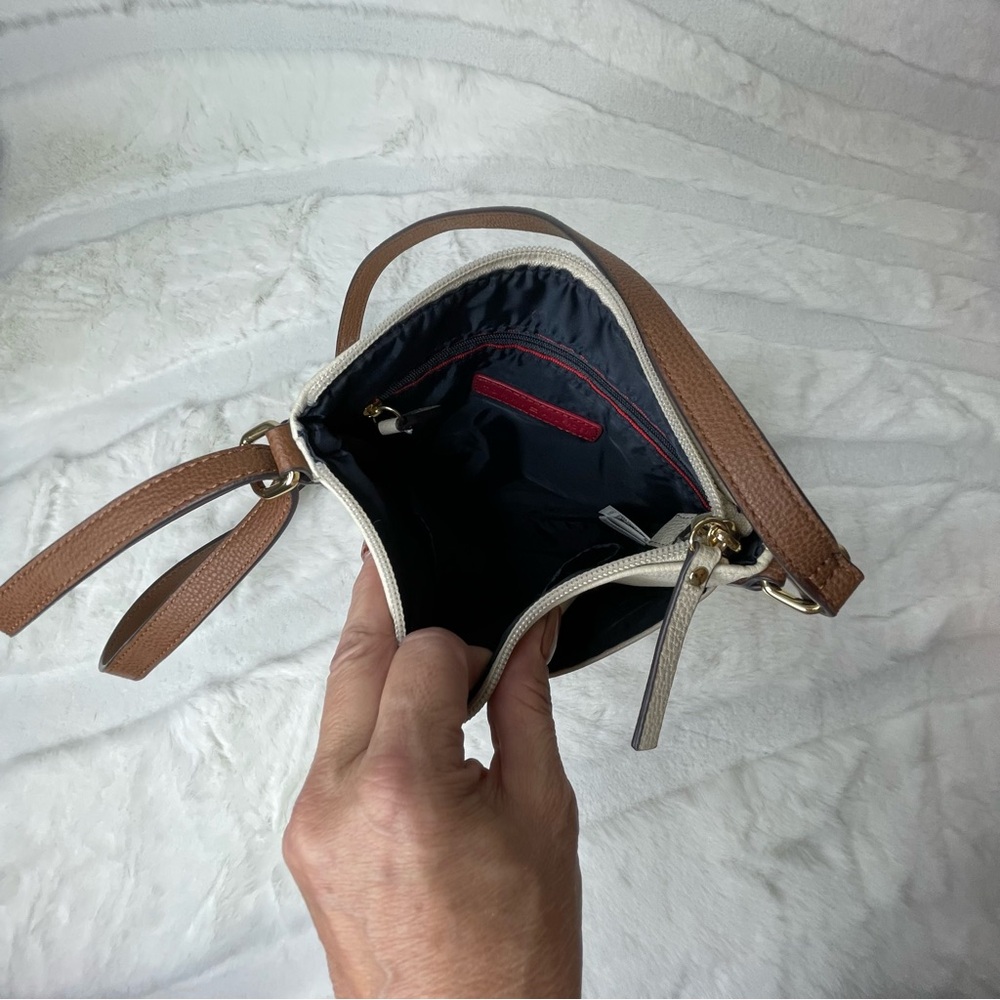 Tommy Hilfiger Purse Crossbody Bag Cream & Tan Pebbled Leather - Picture 4 of 7